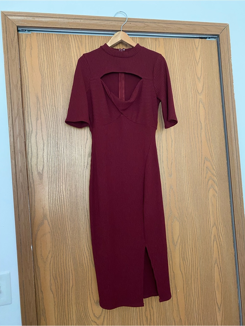 Guess Ribbed Cutout Midi Dress — Maroon/Burgundy, Small